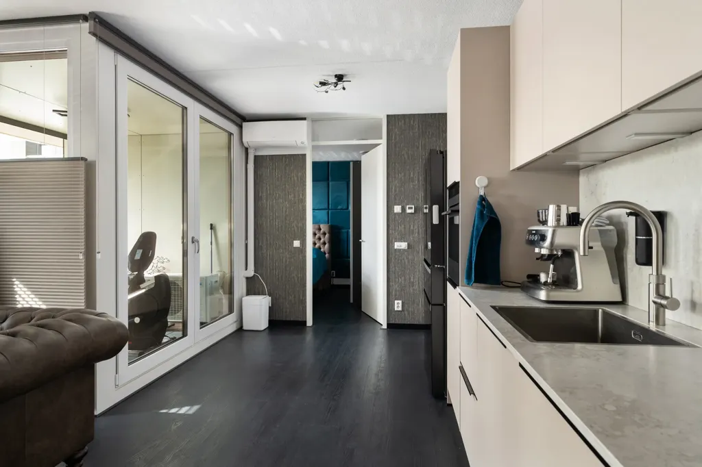 Köök - Newly Built Portiekflat with Loggia in Rotterdam