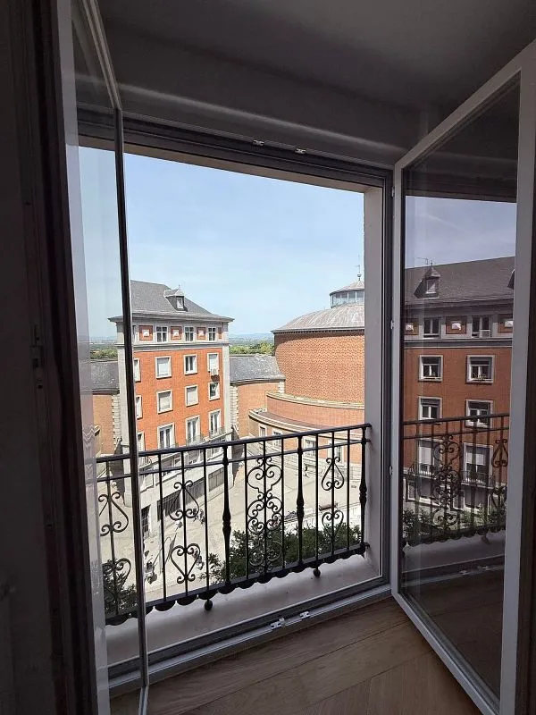 Balcon - Luxury Apartment with Balconies in Moncloa