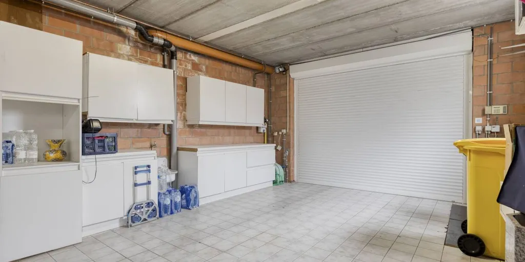 Buanderie - Maison avec Espace Bureau dans le Quartier Prisé de Hoogstraten
