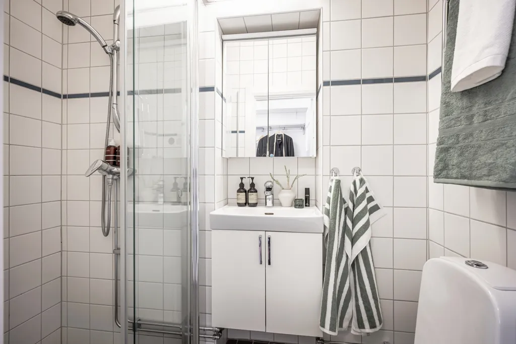 Salles de bain - Charming Apartment with Balcony in Davidshall