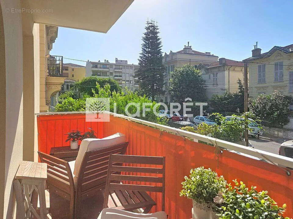 Balcony - Bright 2-Bedroom Apartment in Nice's Évêché