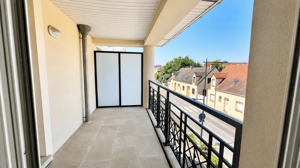 Balcone - Bright 2-Bedroom Apartment with Balcony in Chartres