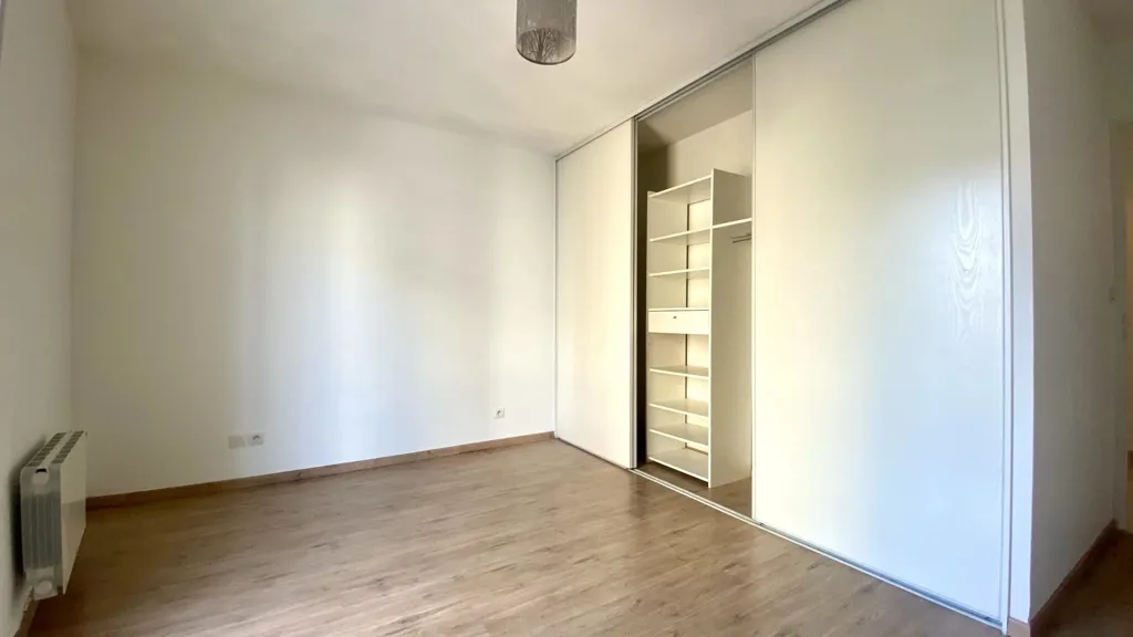 Rooms - Type 3 Flat with Balcony in Lyon 9ème