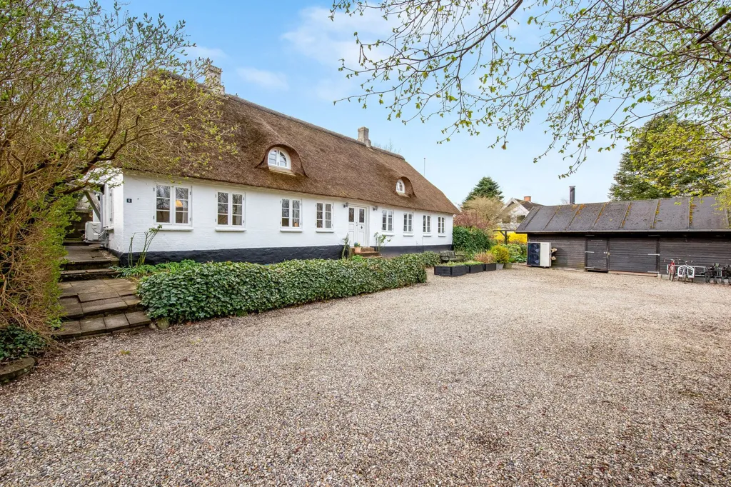 Exterior - Historic Villa with Garden in Aabenraa