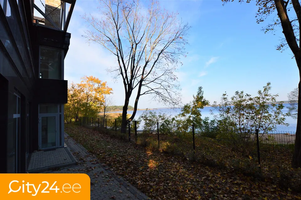 Terrace - Architectural Gem by the Lake in Latvia
