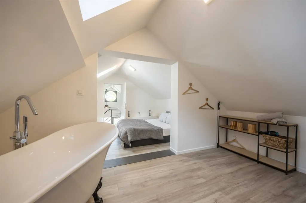 Camere da letto - Renovated Duplex/Triplex in Huy