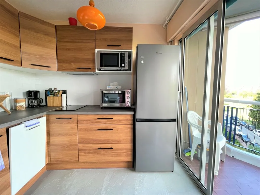 Köök - Studio Flat with Golf View in Mandelieu-la-Napoule