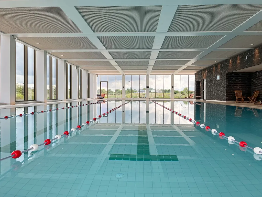 Piscina - Four-Room Apartment with Balcony in Hillerød