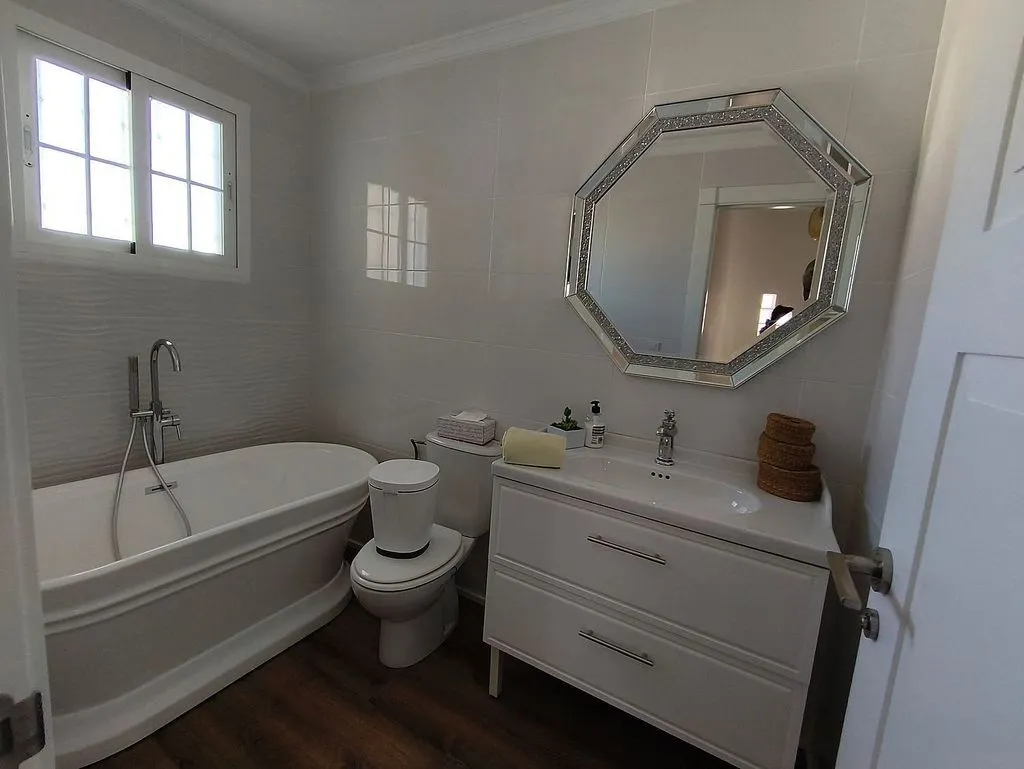 Vannitoad - Recently Renovated Chalet with Pool in La Villa-La Ribera