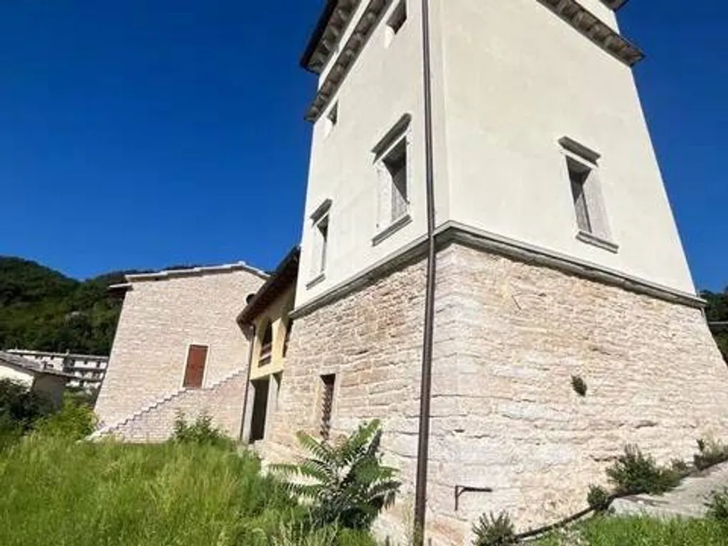 Außenansicht - Historic Tower House with Vineyard in Negrar