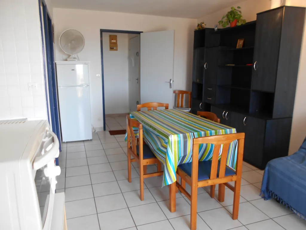 Salle à manger - Appartement avec loggia face à la mer à Résidence Les Maisons de la Mer