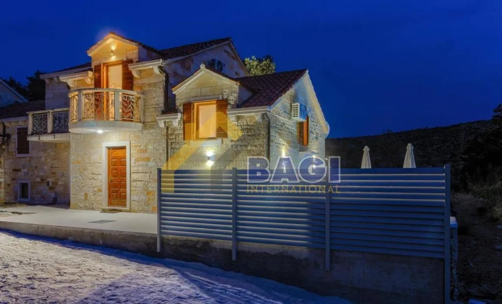Esterno - Traditional Villa with Pool in Nerežišća