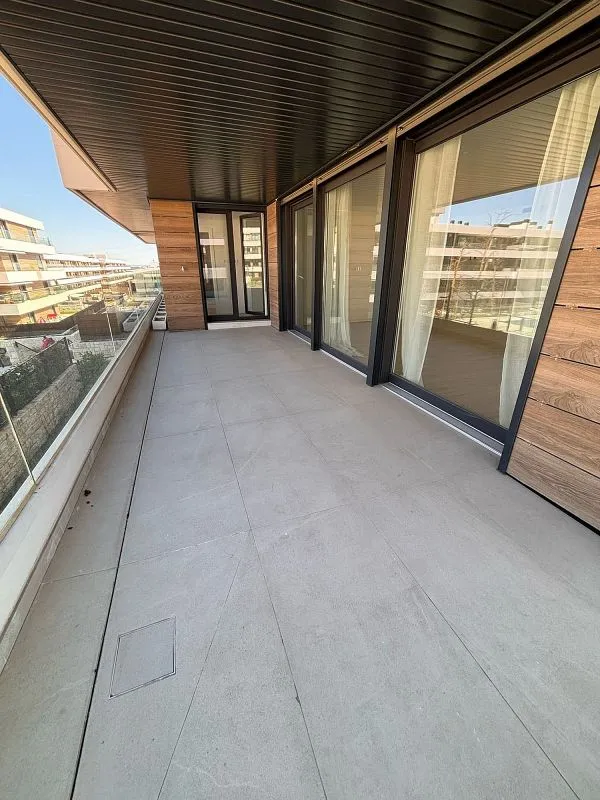 Balcon - Luxury Apartment with Pool in La Moraleja