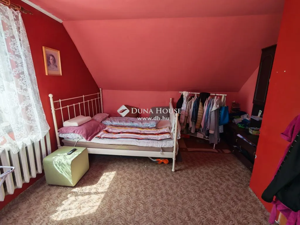Magamistoad - 3-Bedroom House with Garden in Etyek