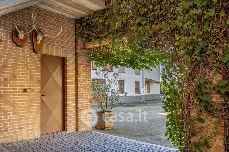 Jardin - Historic Estate with Panoramic Views in Portacomaro