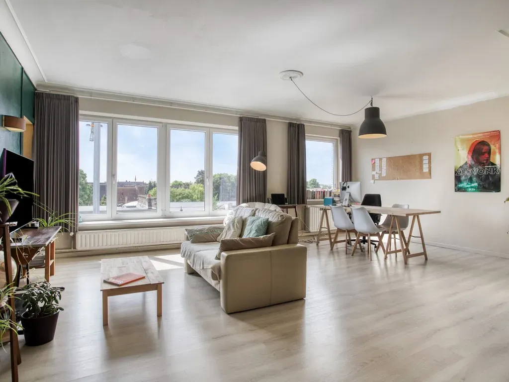 Séjour - Appartement Luminosité avec Terrasse à Sint Amandsberg