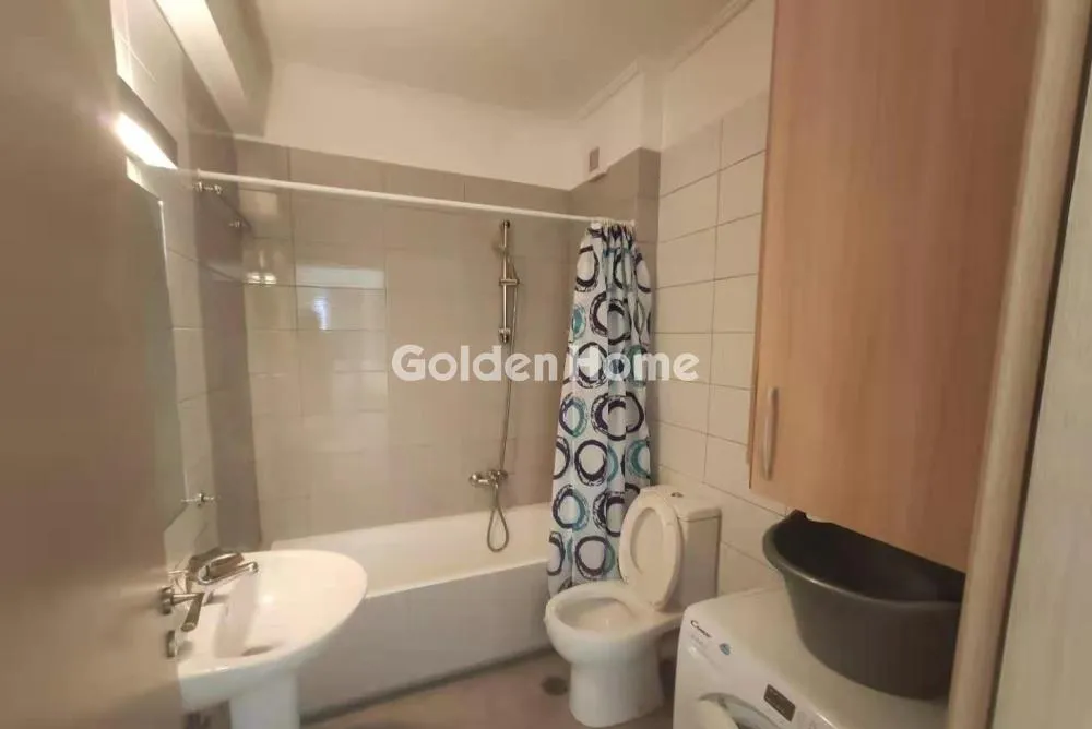 Bathrooms - Apartment with Balcony in Maroussi