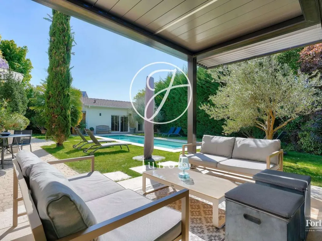 Terrass - Luxury Longère with Pool in Croissy-sur-Seine