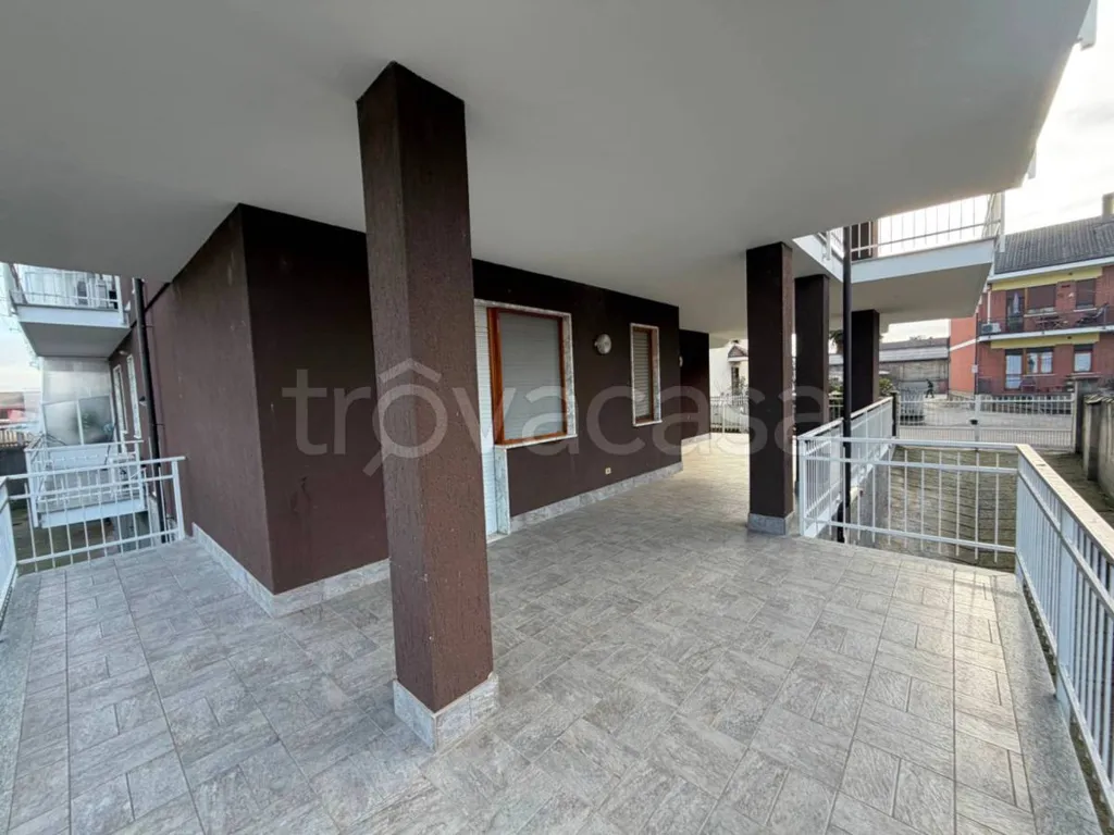 Balcony - Apartment with 80m² Terrace in Piscina via Ron