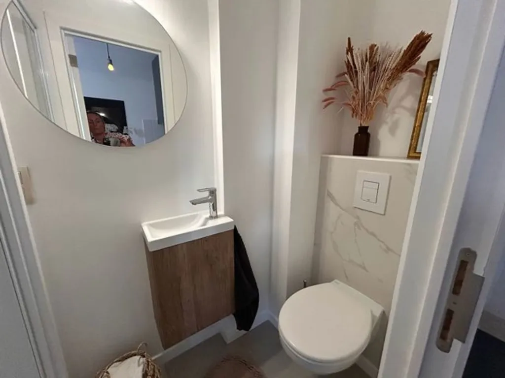Vannitoad - Furnished Studio with Terrace in Auderghem