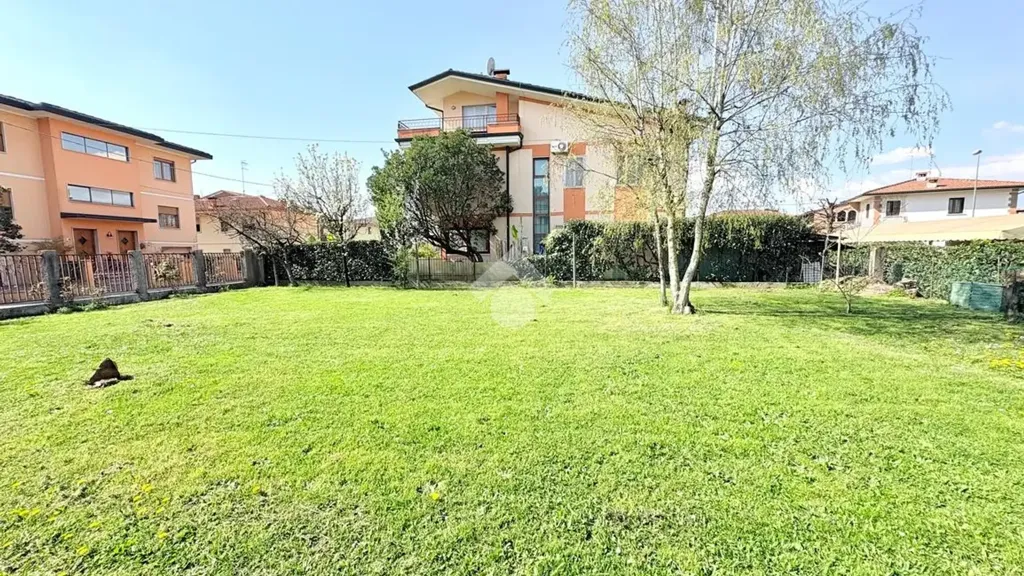 Jardin - Prestigious Villa with Garden in Creazzo