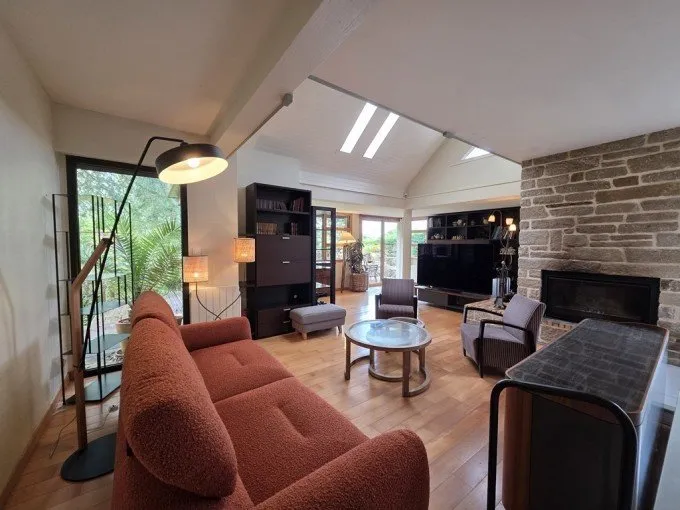 Séjour - Maison d'Architecte avec Jardin Clos à Quimper Sud