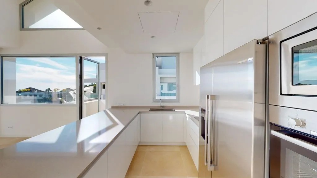 Cucina - Luxury Penthouse with Rooftop Terrace in Benahavís