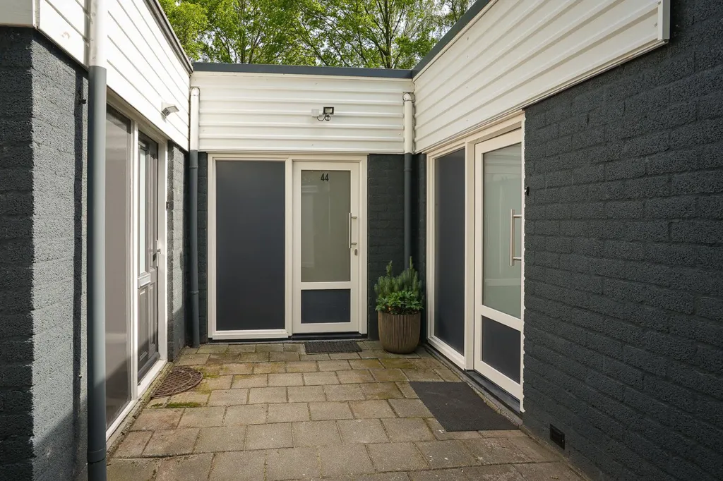 Esik - Linked Bungalow with Park View in Erm