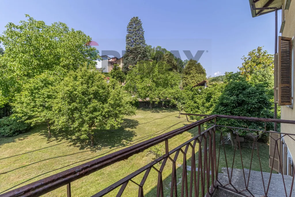 Balcony - Villa with Garden near Municipio