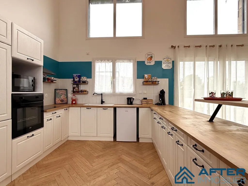 Cuisine - Maison Airbnb avec Logement Touristique et Jardin à Fort Potentiel