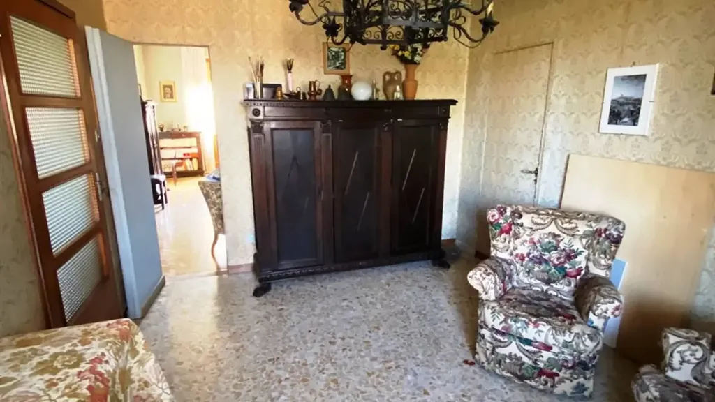 Living Room - Panoramic Apartment with Balcony in San Severino Marche