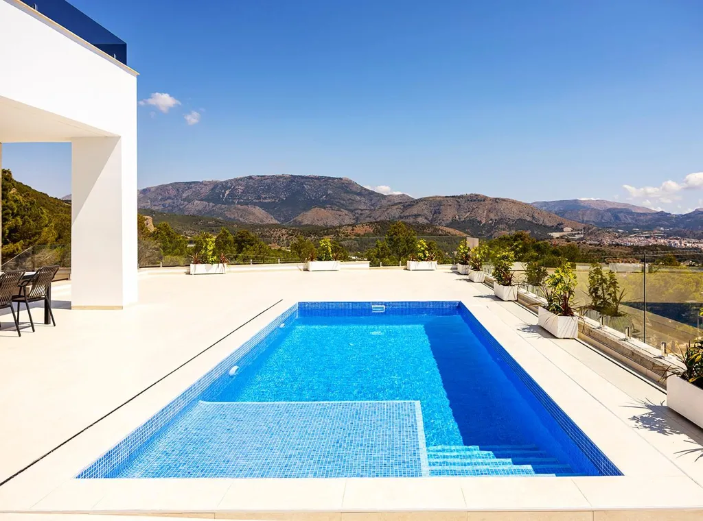 Piscine - Modern Villa with Sea & Mountain View in Altea Hills