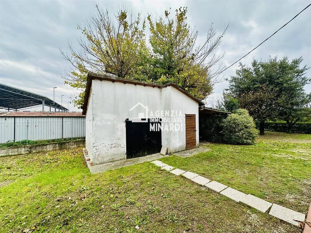 Aed - Independent House with Garden in Faenza