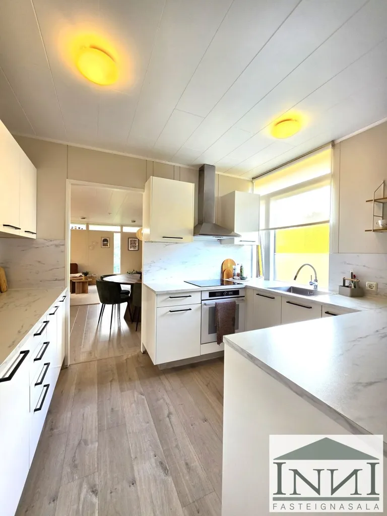 Cucina - Single-Floor House with Garden in Laugavellir
