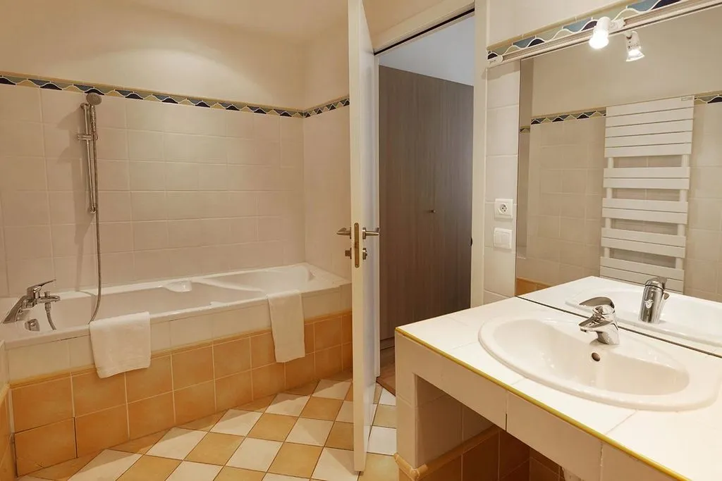 Salles de bain - Appartement de luxe à Cannes avec climatisation