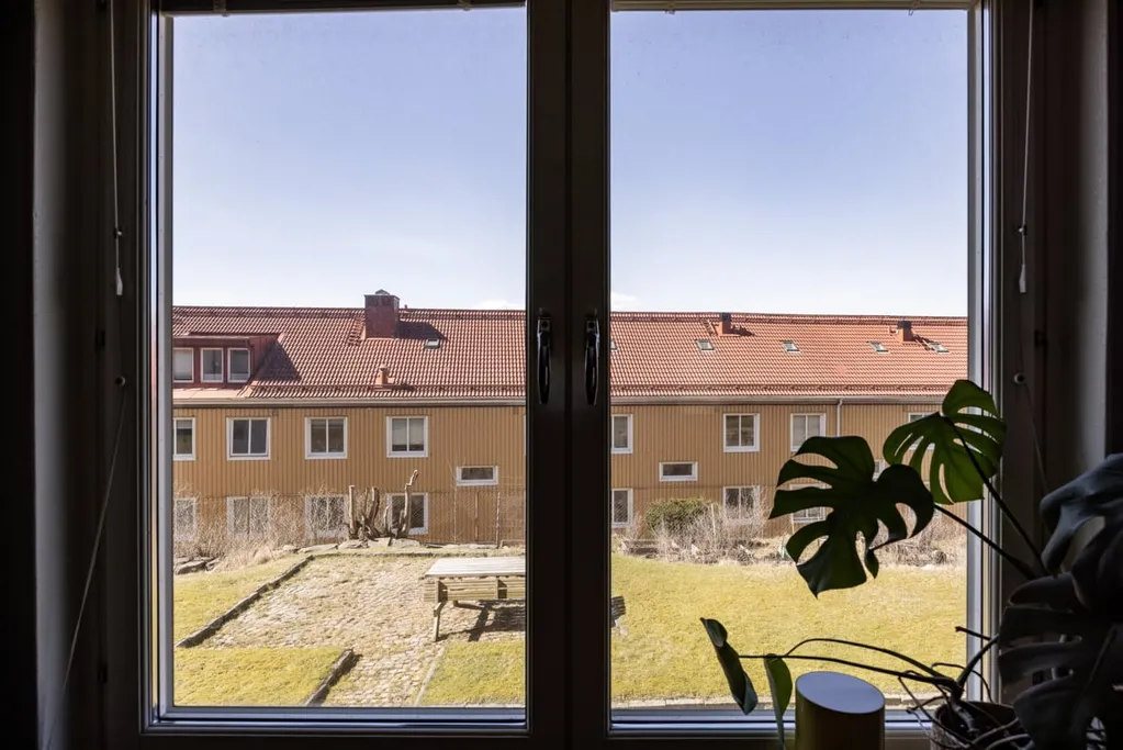 Toad - Charming Two-Bedroom Flat in Lunden