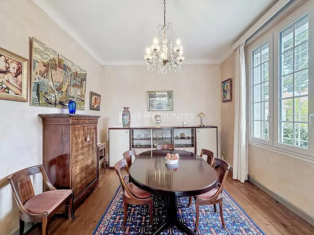 Söögituba - 1930s Townhouse with Garden in Cannes