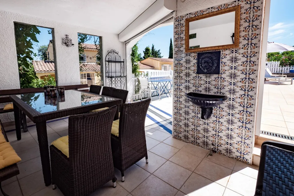 Terrasse - Maison avec Vue Montagnes et Piscine à Bédarieux