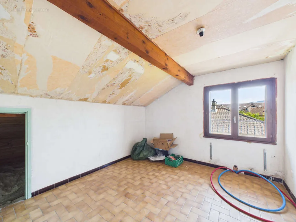 Stanze - Three-Level House with Terrace in Chambéry