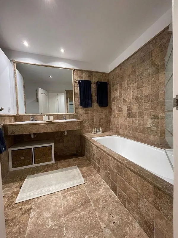 Salles de bain - Modern Apartment with Pool in Estepona East
