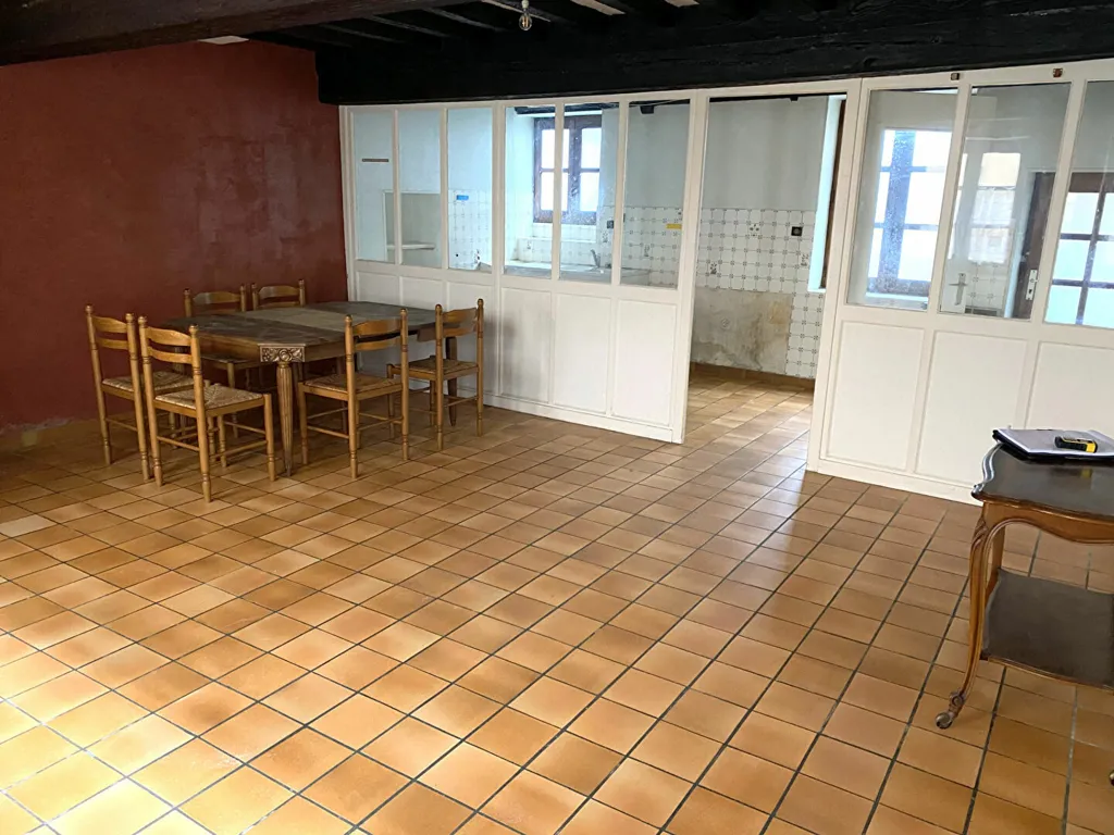Sala da pranzo - Spacious Town House with Courtyard in Cuisery