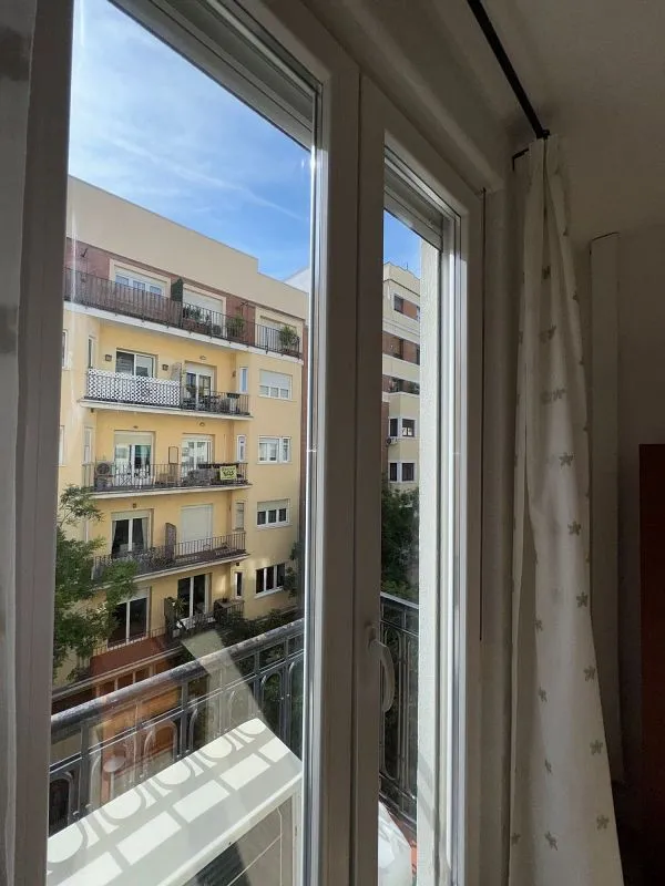 Rõdu - Amueblado Flat with Balcony in Nuevos Ministerios