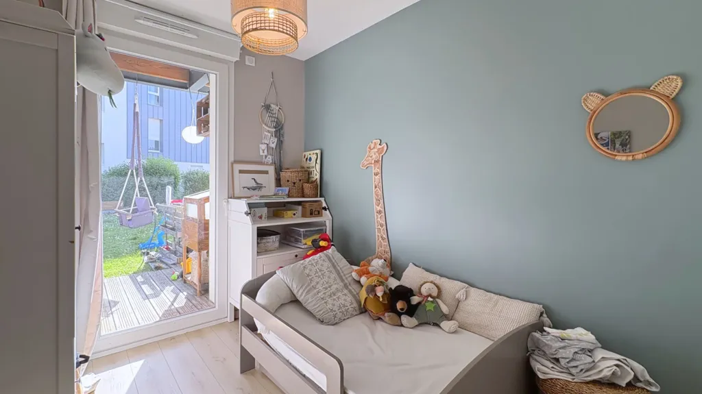 Chambres - Appartement en Rez-de-Jardin avec Terrasse à Mures