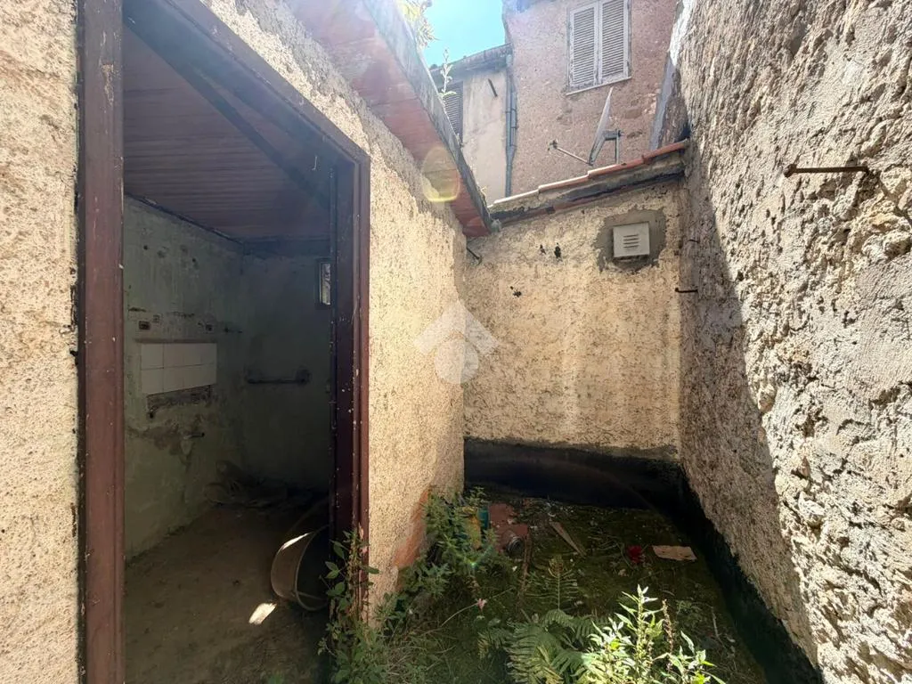 Aed - Restored Monolocale with Garden in Cori