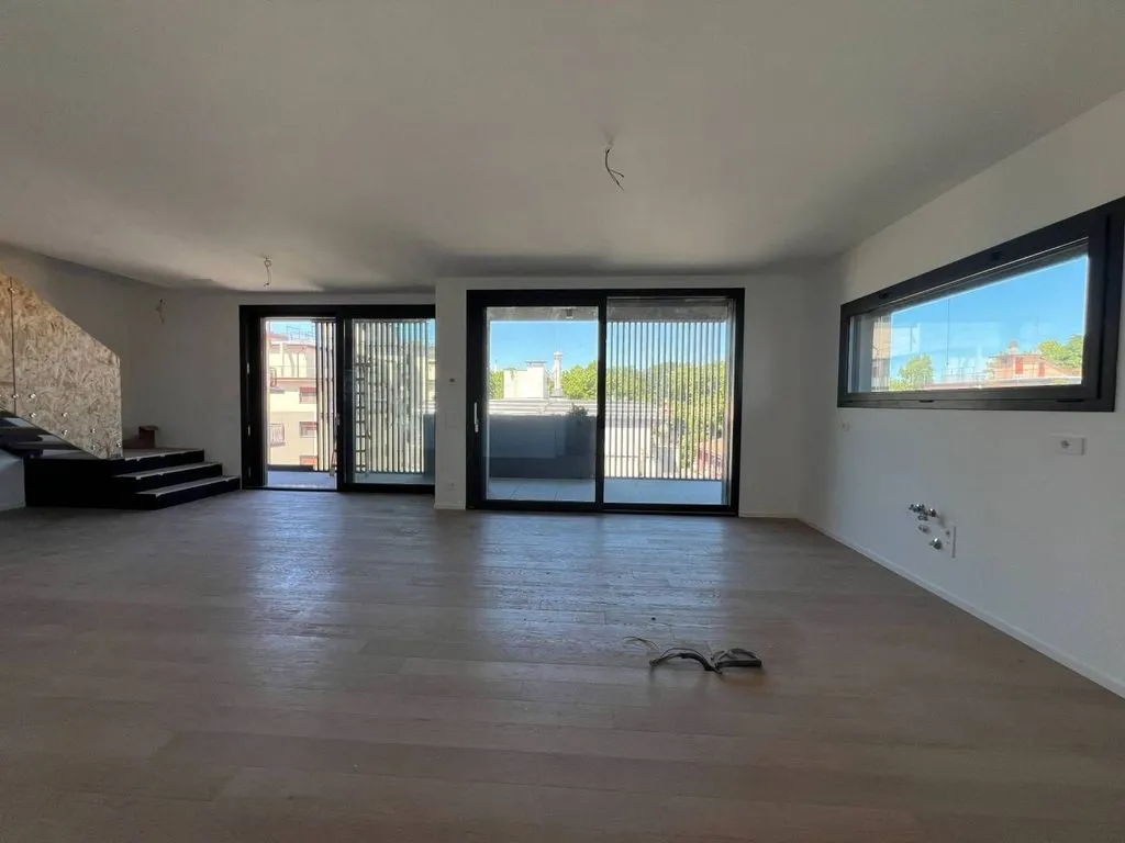 Living Room - Luxury Penthouse with Rooftop in Mestre, Venice