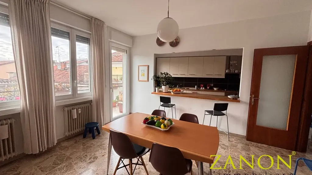 Comedor - Attico with Terrace in Central Gorizia