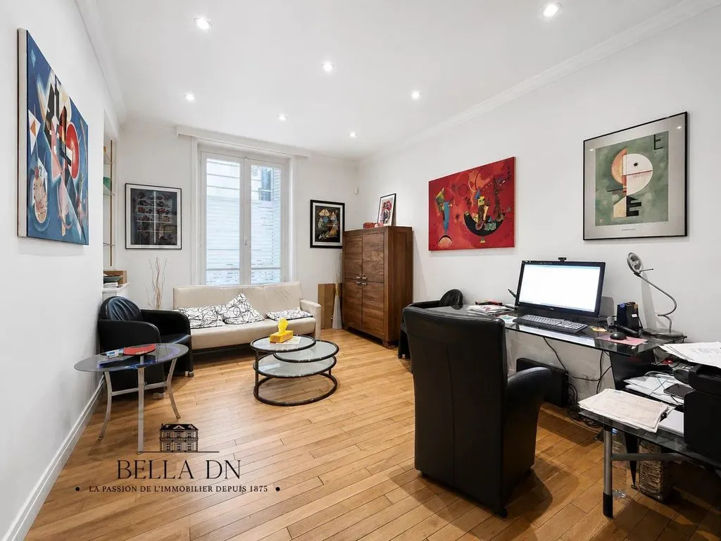 Office - Office Space in Haussmannian Building, Paris 17
