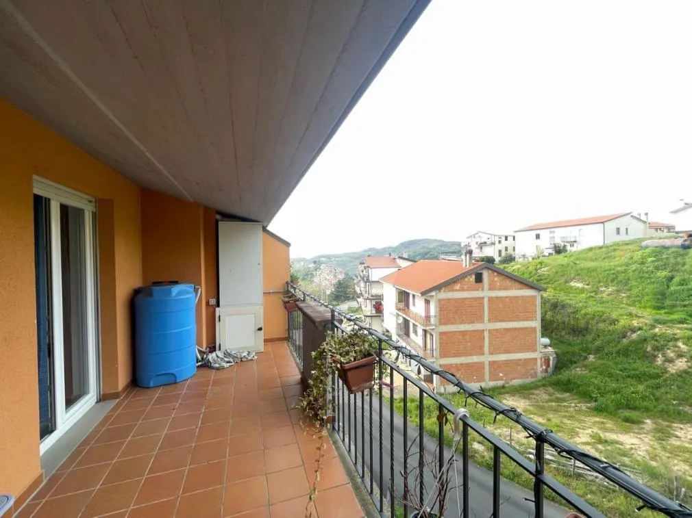 Rõdu - Modernised Apartment with Balconies in Acri