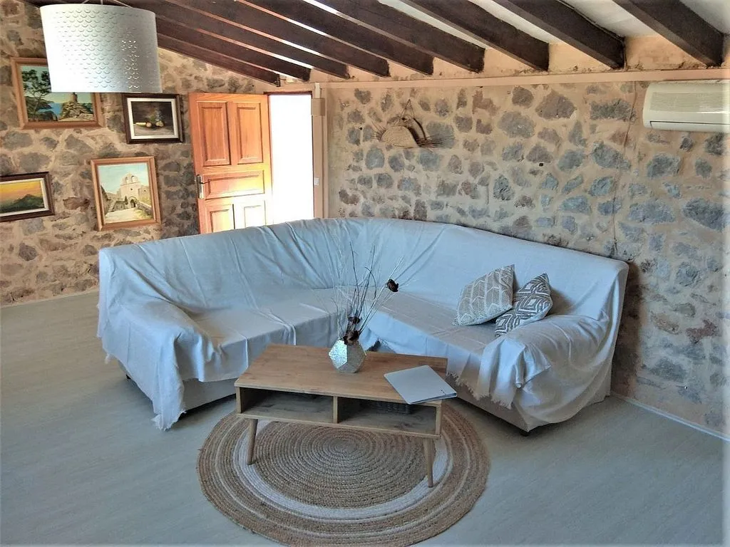 Elutuba - Rural House with Pool in Artà