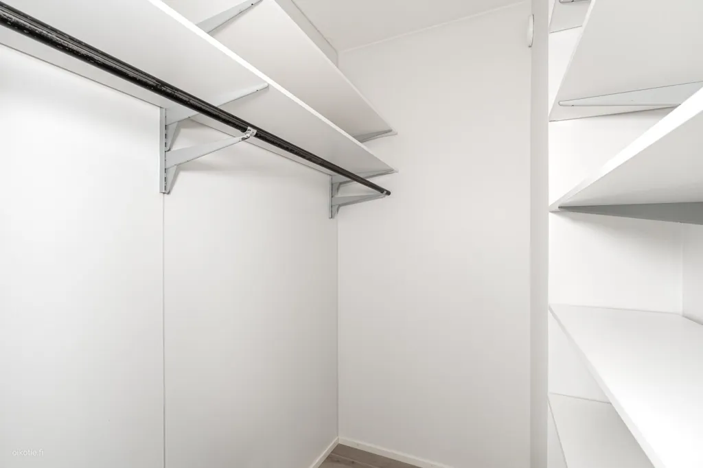 Pièces - Spacious Apartment with Balcony in Kaukajärvi